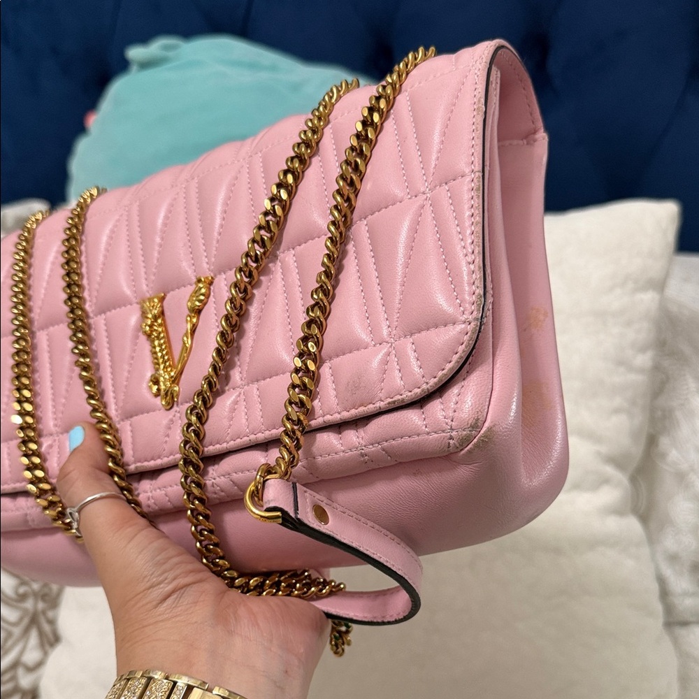 Versace Virtus Pink Quilted Crossbody Bag With Gold Chain - Picture 6 of 10